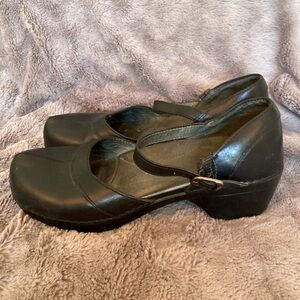 Dansko Sam Mary Jane Clogs Womens Size 41 EU 9.5-10US Black Leather Buckle Strap